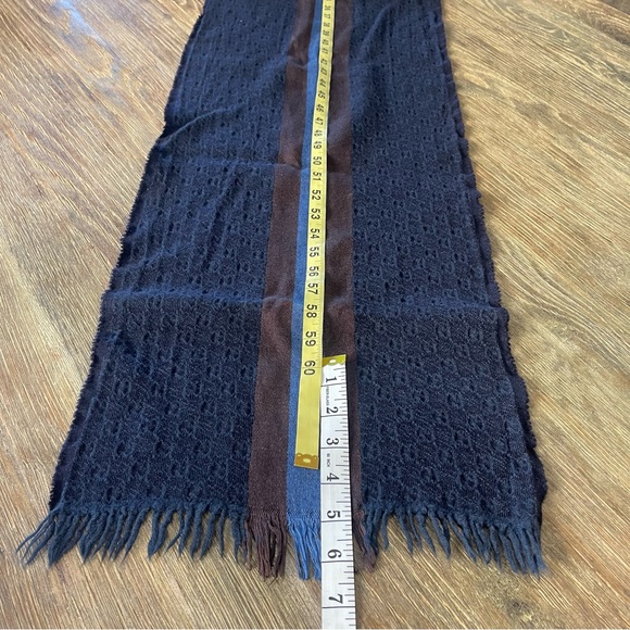 GUCCI Wool Printed Scarf 🧣 - Picture 4 of 5